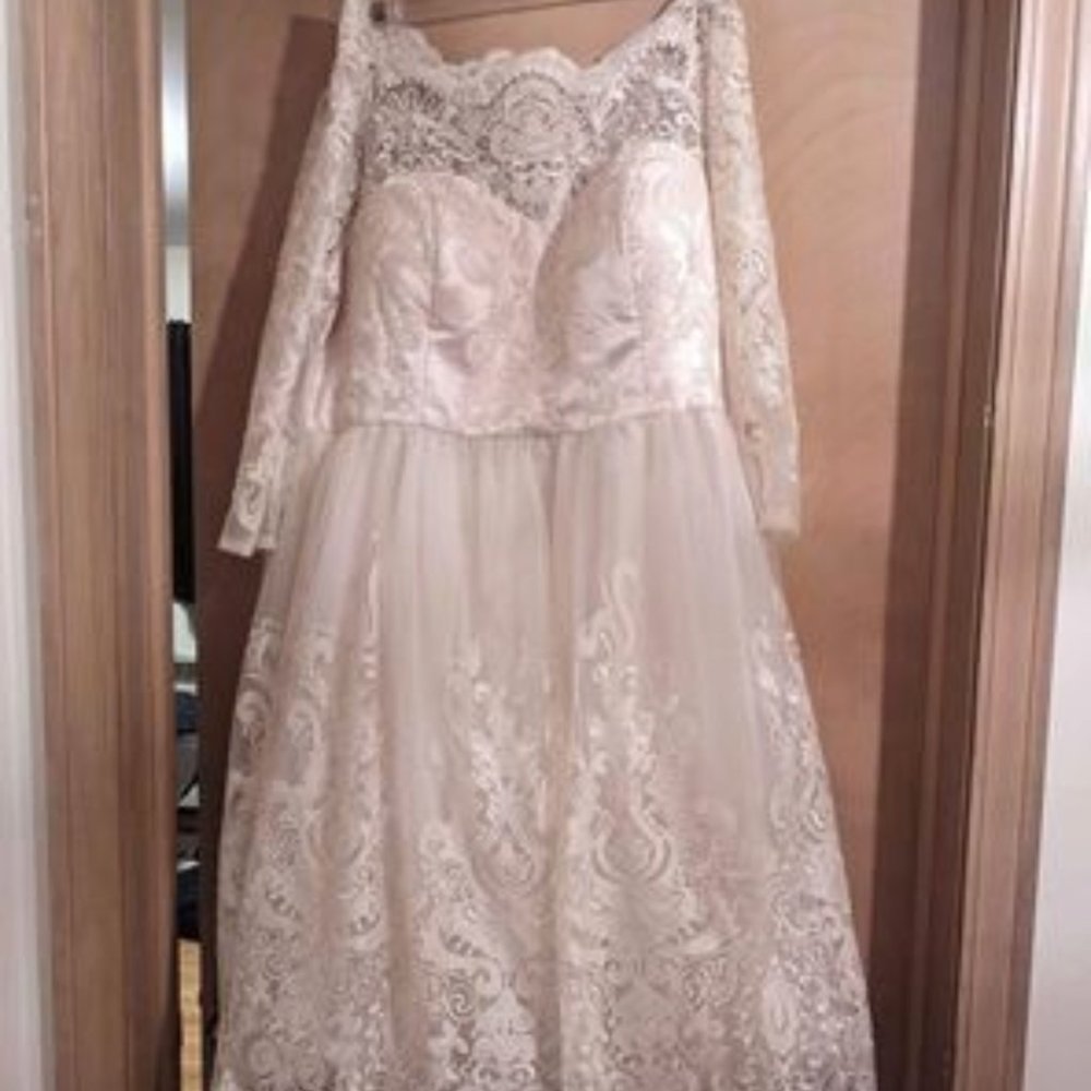 Chi Chi London Wedding Dress-size 20 Never Worn!